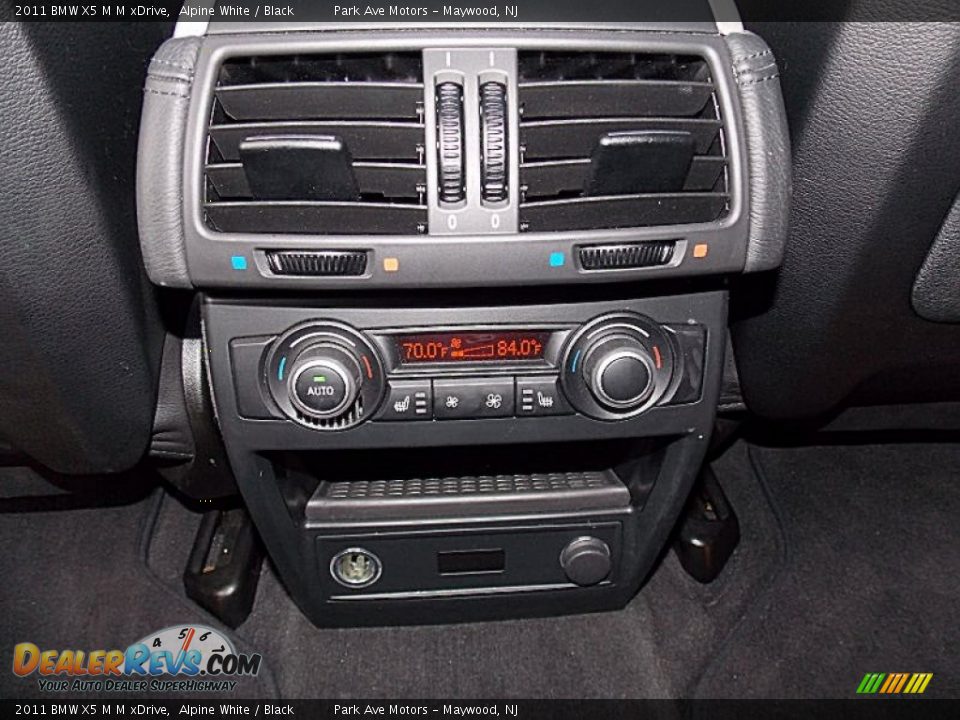 Controls of 2011 BMW X5 M M xDrive Photo #16