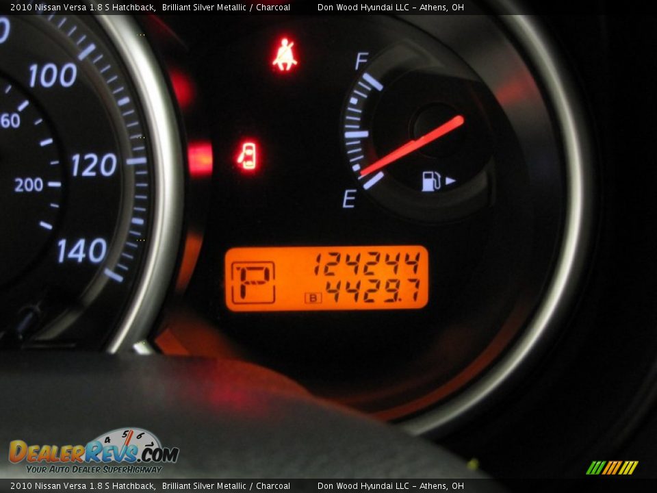 2010 Nissan Versa 1.8 S Hatchback Brilliant Silver Metallic / Charcoal Photo #19