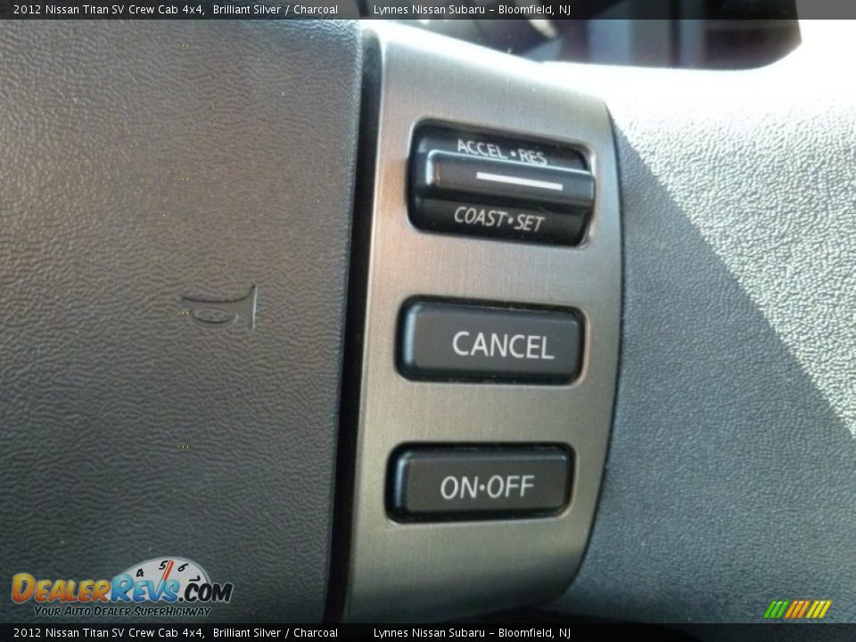 2012 Nissan Titan SV Crew Cab 4x4 Brilliant Silver / Charcoal Photo #17