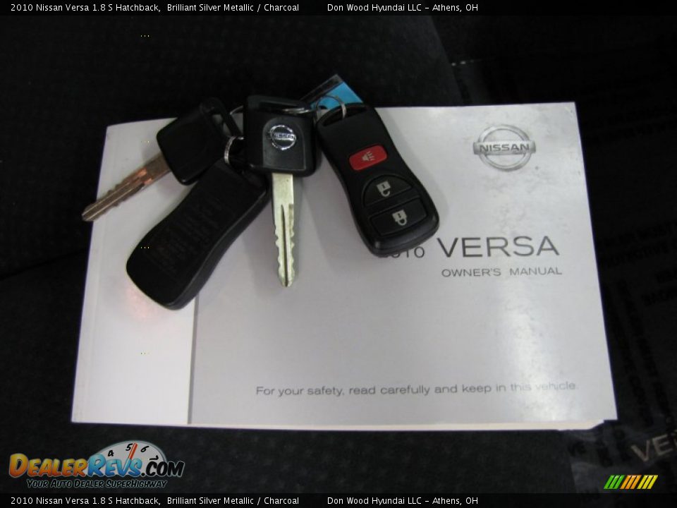 2010 Nissan Versa 1.8 S Hatchback Brilliant Silver Metallic / Charcoal Photo #27