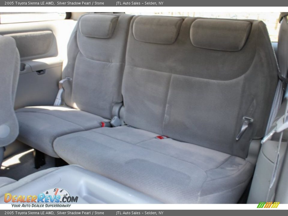2005 Toyota Sienna LE AWD Silver Shadow Pearl / Stone Photo #17