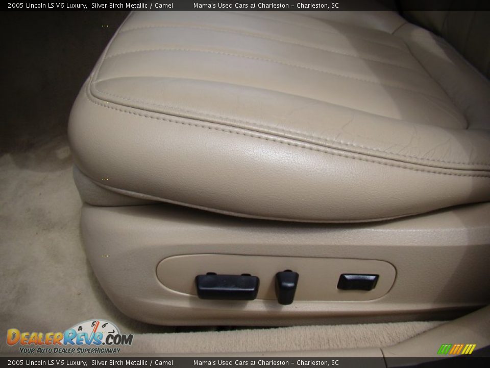 Controls of 2005 Lincoln LS V6 Luxury Photo #10