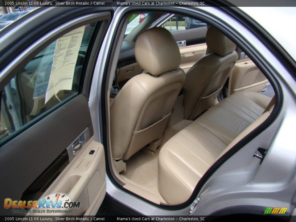 Rear Seat of 2005 Lincoln LS V6 Luxury Photo #11