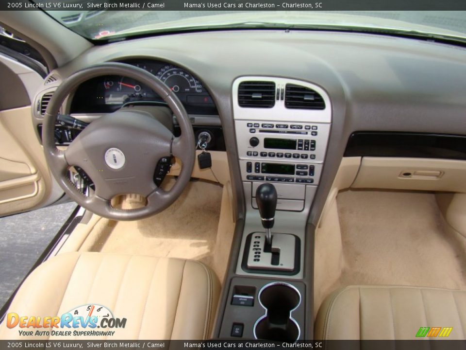 Dashboard of 2005 Lincoln LS V6 Luxury Photo #15