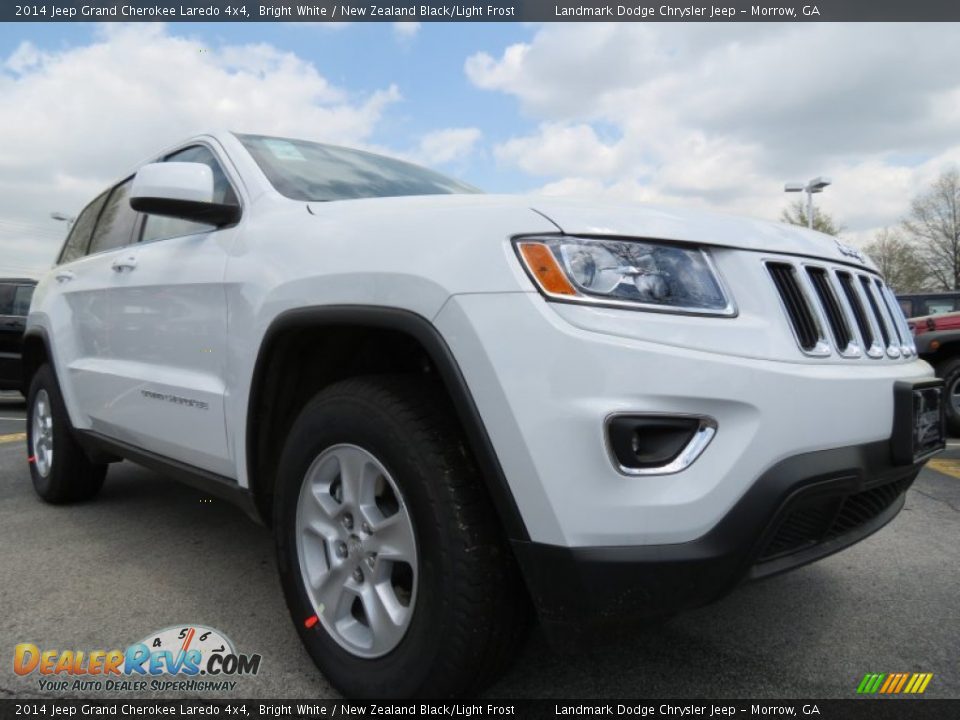 2014 Jeep Grand Cherokee Laredo 4x4 Bright White / New Zealand Black/Light Frost Photo #4