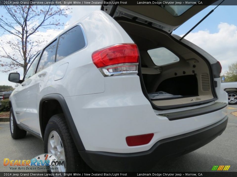 2014 Jeep Grand Cherokee Laredo 4x4 Bright White / New Zealand Black/Light Frost Photo #10