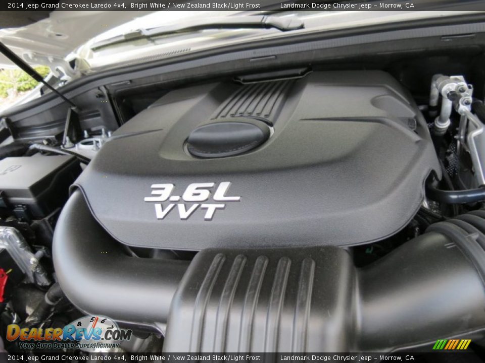 2014 Jeep Grand Cherokee Laredo 4x4 Bright White / New Zealand Black/Light Frost Photo #11