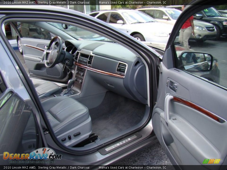 Dashboard of 2010 Lincoln MKZ AWD Photo #12