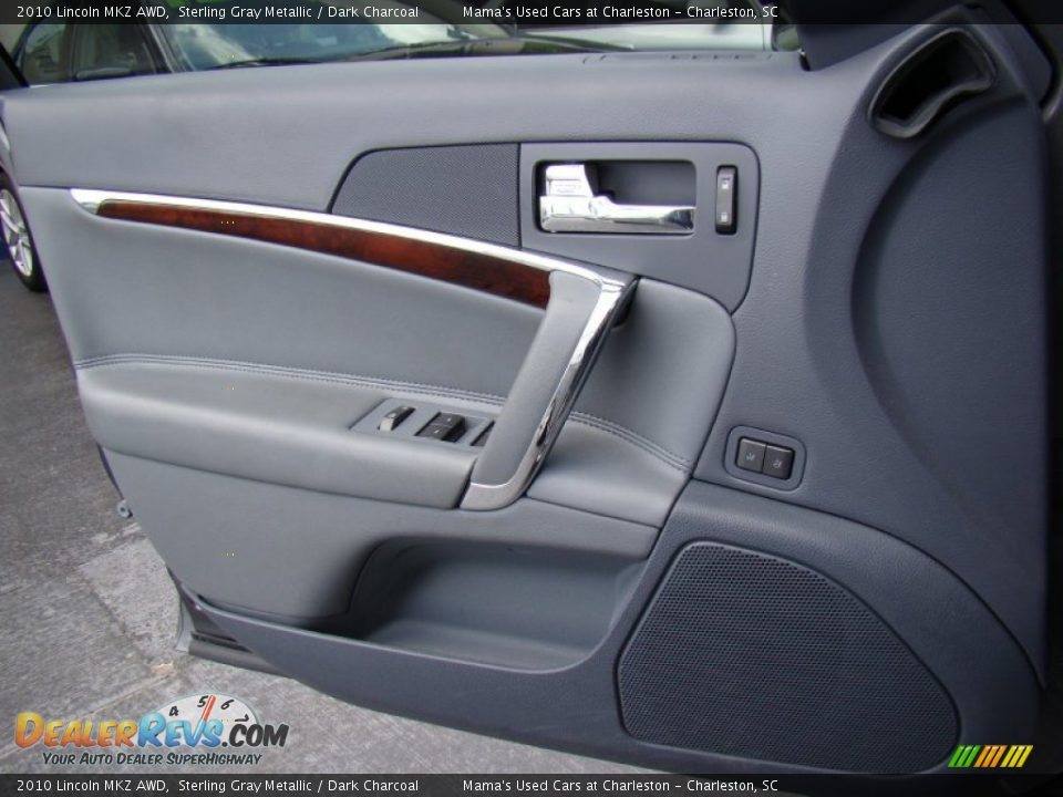 Door Panel of 2010 Lincoln MKZ AWD Photo #16