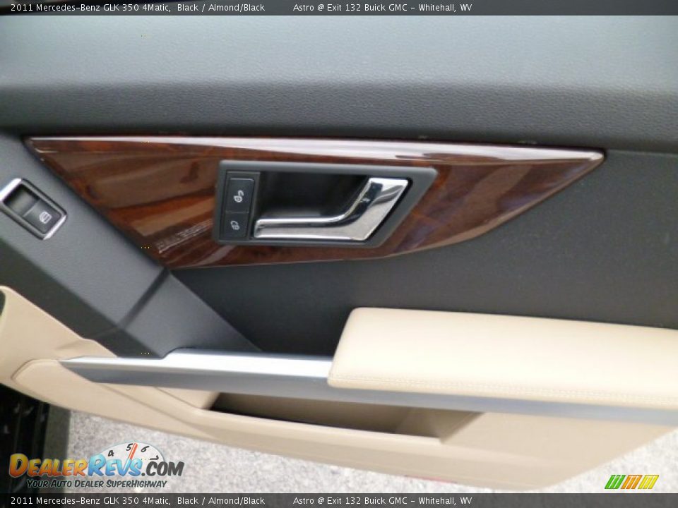 2011 Mercedes-Benz GLK 350 4Matic Black / Almond/Black Photo #11