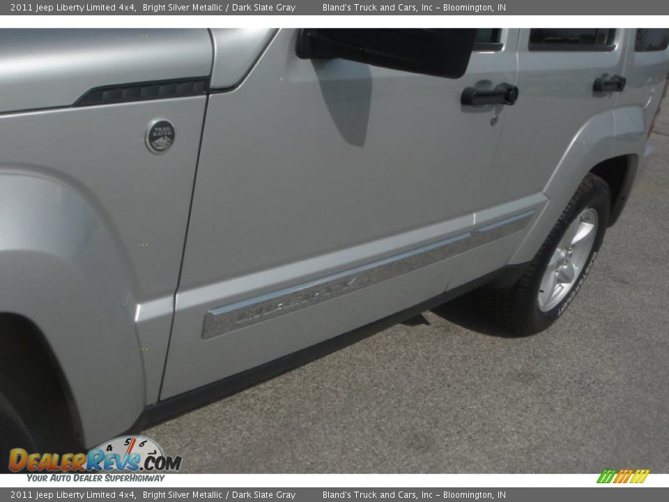 2011 Jeep Liberty Limited 4x4 Bright Silver Metallic / Dark Slate Gray Photo #7