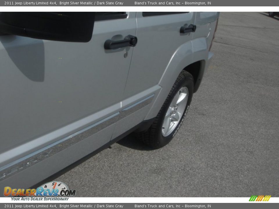 2011 Jeep Liberty Limited 4x4 Bright Silver Metallic / Dark Slate Gray Photo #8