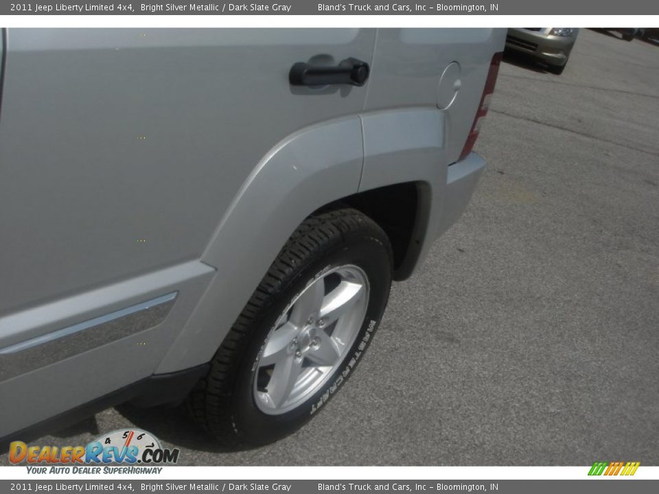 2011 Jeep Liberty Limited 4x4 Bright Silver Metallic / Dark Slate Gray Photo #9