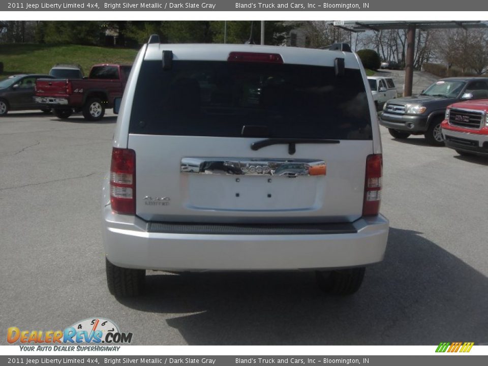 2011 Jeep Liberty Limited 4x4 Bright Silver Metallic / Dark Slate Gray Photo #12