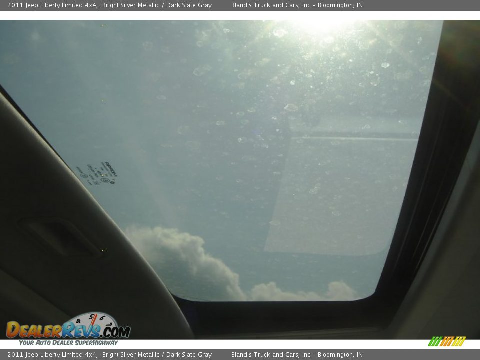 2011 Jeep Liberty Limited 4x4 Bright Silver Metallic / Dark Slate Gray Photo #18