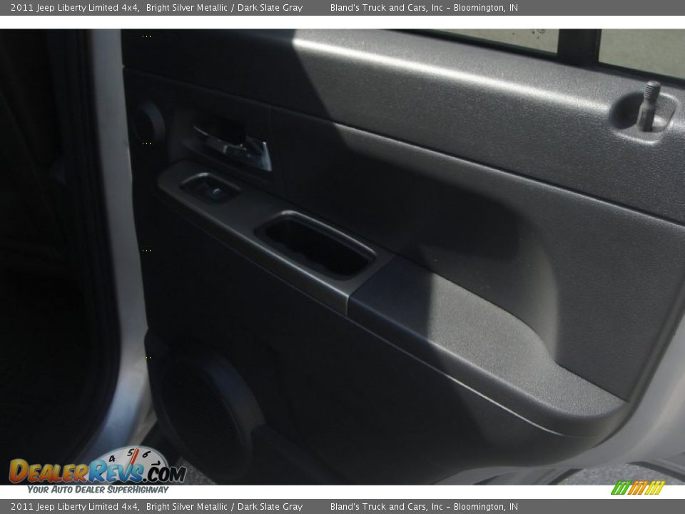 2011 Jeep Liberty Limited 4x4 Bright Silver Metallic / Dark Slate Gray Photo #19