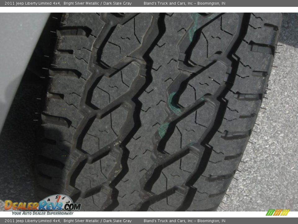 2011 Jeep Liberty Limited 4x4 Bright Silver Metallic / Dark Slate Gray Photo #26