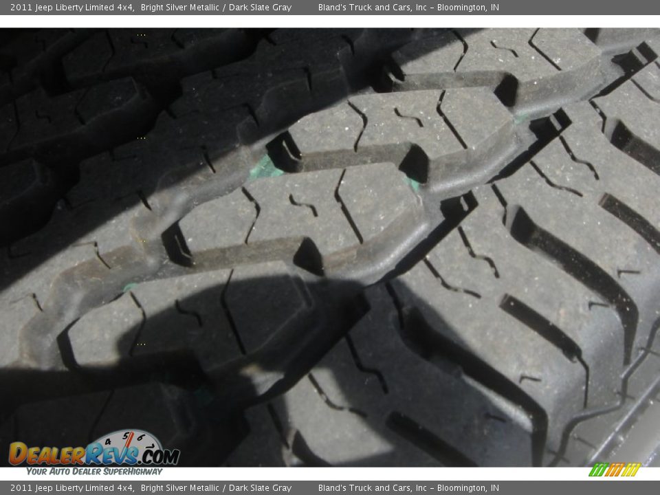 2011 Jeep Liberty Limited 4x4 Bright Silver Metallic / Dark Slate Gray Photo #29