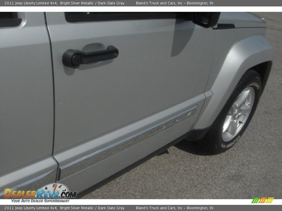 2011 Jeep Liberty Limited 4x4 Bright Silver Metallic / Dark Slate Gray Photo #35