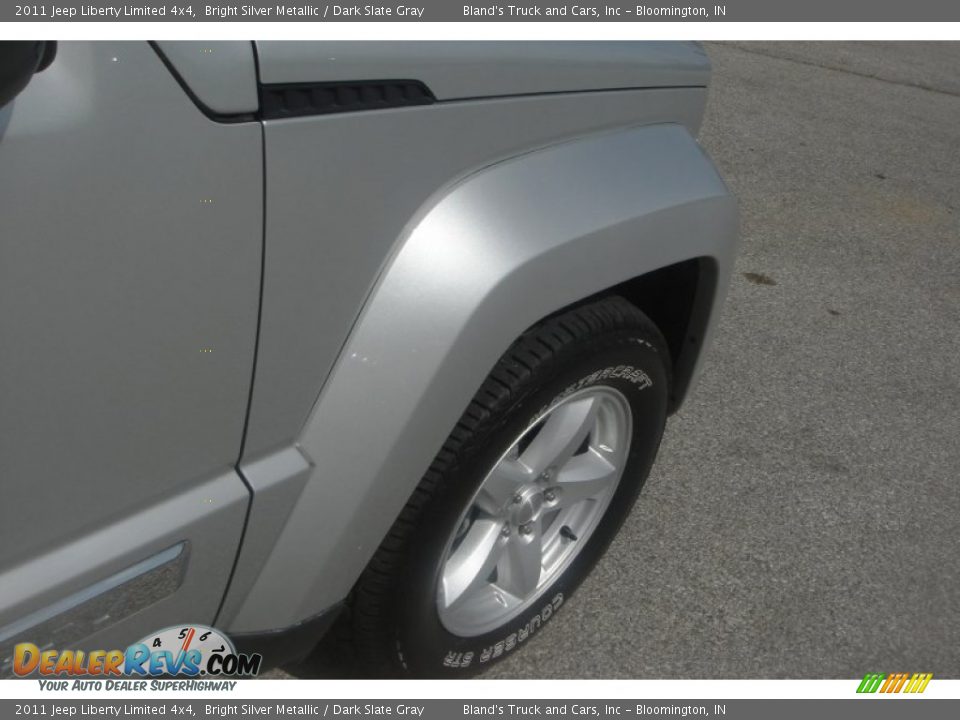 2011 Jeep Liberty Limited 4x4 Bright Silver Metallic / Dark Slate Gray Photo #36