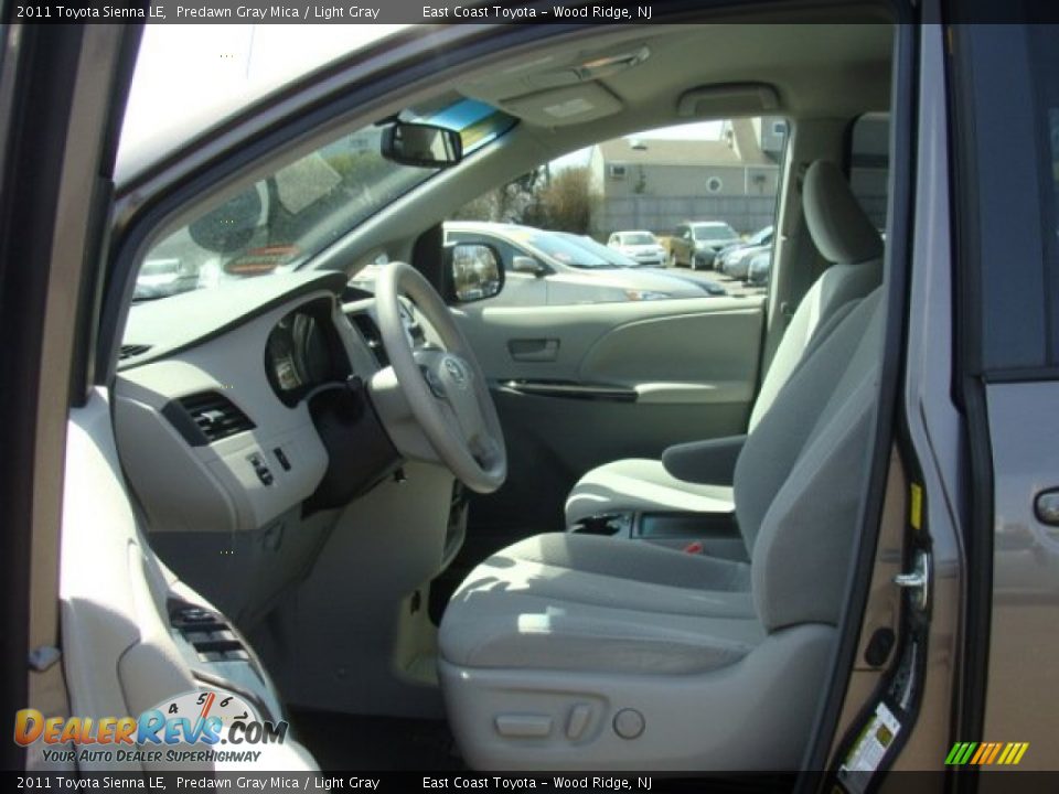 2011 Toyota Sienna LE Predawn Gray Mica / Light Gray Photo #7