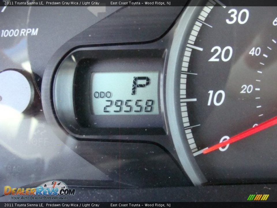 2011 Toyota Sienna LE Predawn Gray Mica / Light Gray Photo #14