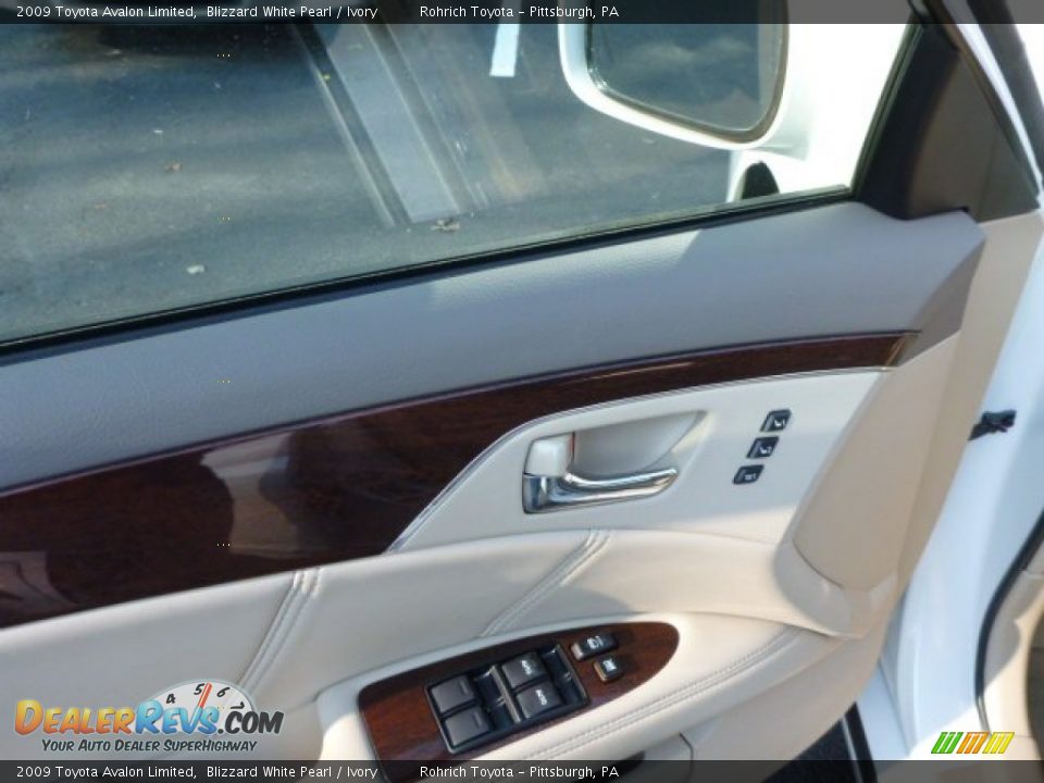 2009 Toyota Avalon Limited Blizzard White Pearl / Ivory Photo #15