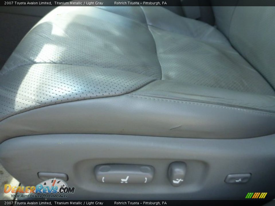 2007 Toyota Avalon Limited Titanium Metallic / Light Gray Photo #17