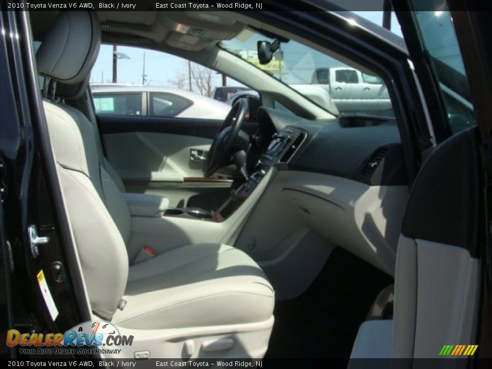2010 Toyota Venza V6 AWD Black / Ivory Photo #8