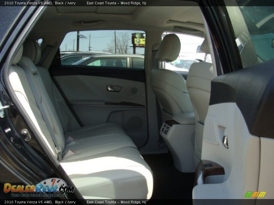 2010 Toyota Venza V6 AWD Black / Ivory Photo #12