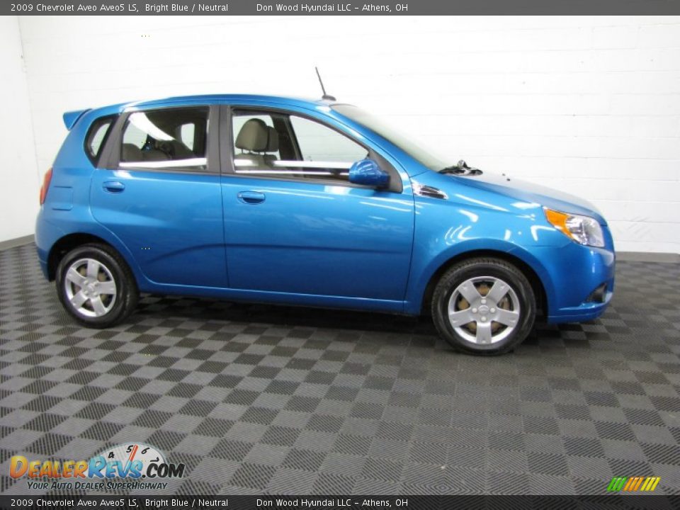 2009 Chevrolet Aveo Aveo5 LS Bright Blue / Neutral Photo #3