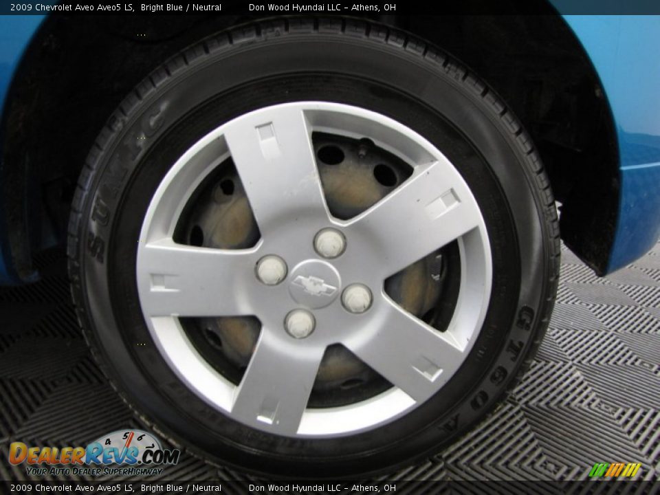 2009 Chevrolet Aveo Aveo5 LS Bright Blue / Neutral Photo #25
