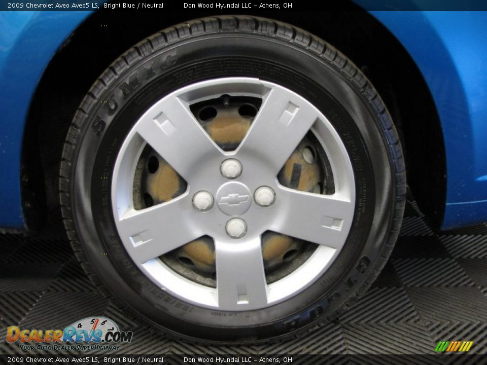 2009 Chevrolet Aveo Aveo5 LS Bright Blue / Neutral Photo #26