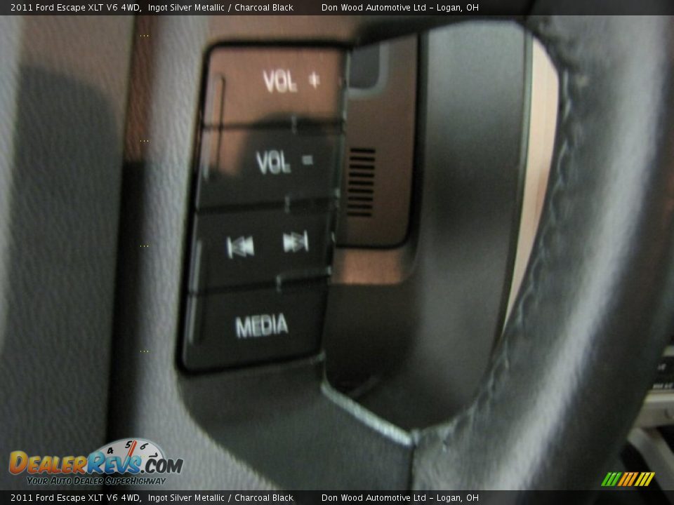 2011 Ford Escape XLT V6 4WD Ingot Silver Metallic / Charcoal Black Photo #16