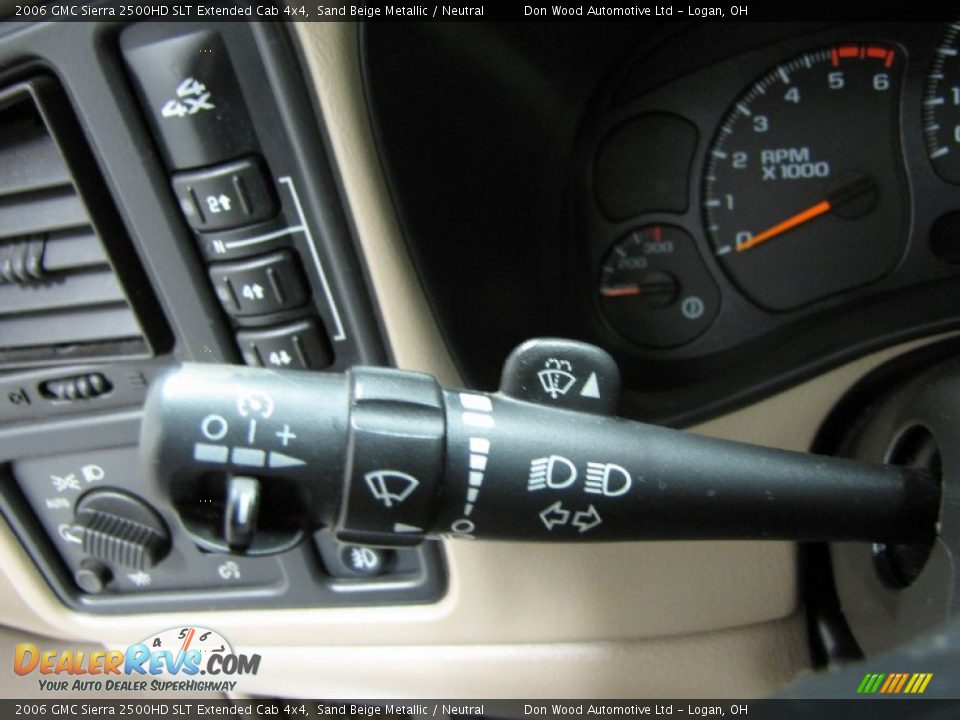 2006 GMC Sierra 2500HD SLT Extended Cab 4x4 Sand Beige Metallic / Neutral Photo #20