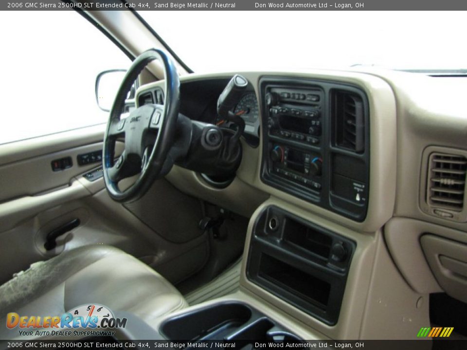 2006 GMC Sierra 2500HD SLT Extended Cab 4x4 Sand Beige Metallic / Neutral Photo #23