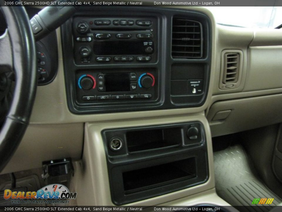 2006 GMC Sierra 2500HD SLT Extended Cab 4x4 Sand Beige Metallic / Neutral Photo #24