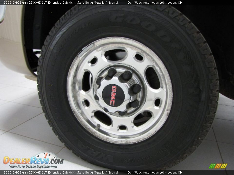 2006 GMC Sierra 2500HD SLT Extended Cab 4x4 Sand Beige Metallic / Neutral Photo #29
