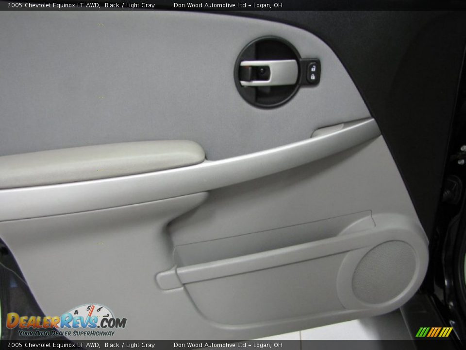 2005 Chevrolet Equinox LT AWD Black / Light Gray Photo #10