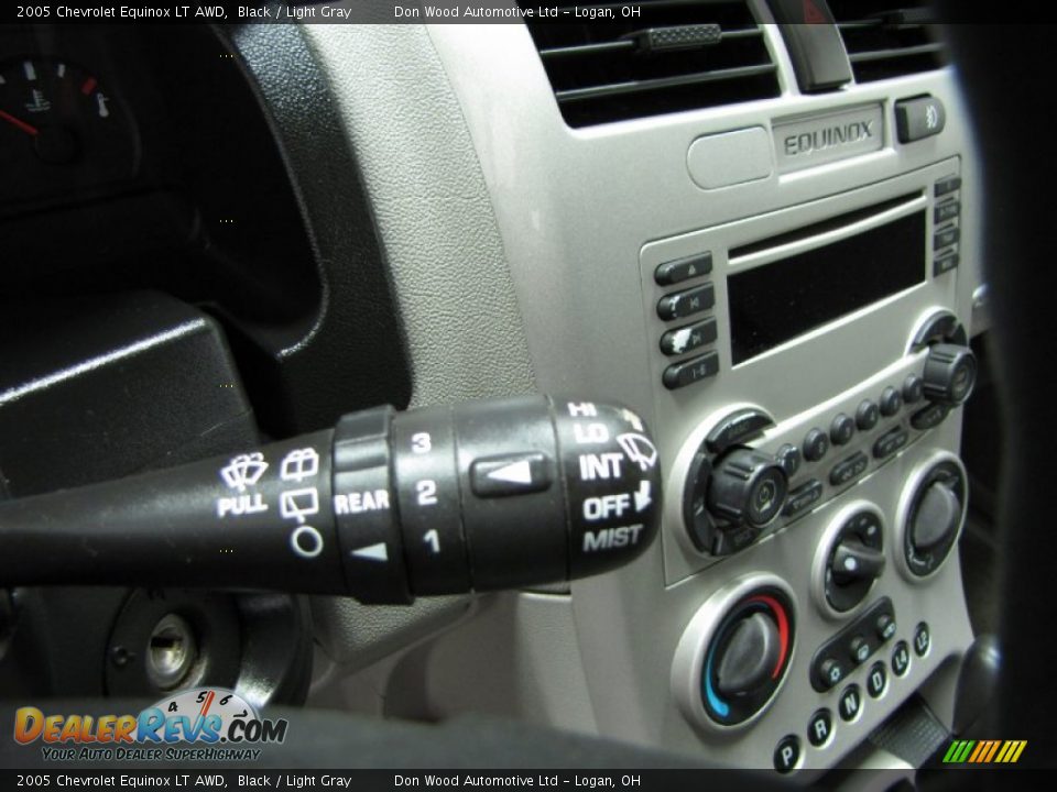 Controls of 2005 Chevrolet Equinox LT AWD Photo #17