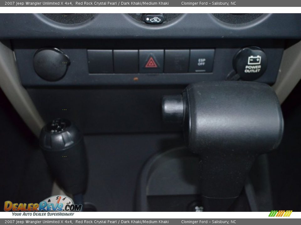 2007 Jeep Wrangler Unlimited X 4x4 Red Rock Crystal Pearl / Dark Khaki/Medium Khaki Photo #28