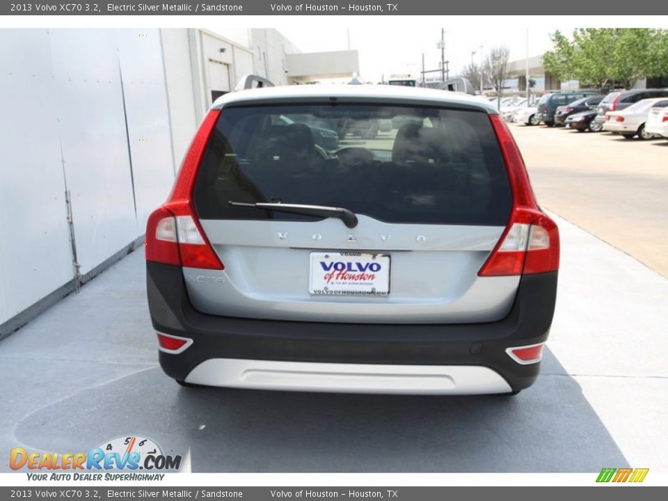 2013 Volvo XC70 3.2 Electric Silver Metallic / Sandstone Photo #11