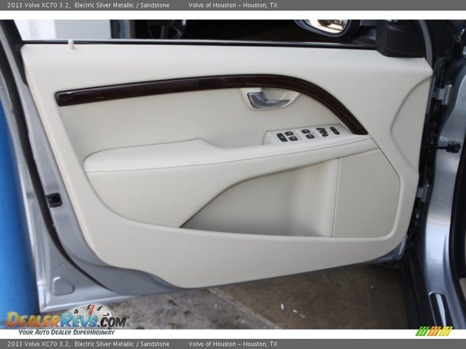 Door Panel of 2013 Volvo XC70 3.2 Photo #13