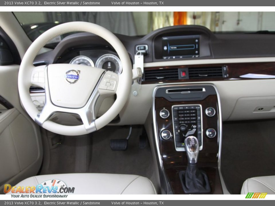 2013 Volvo XC70 3.2 Electric Silver Metallic / Sandstone Photo #18