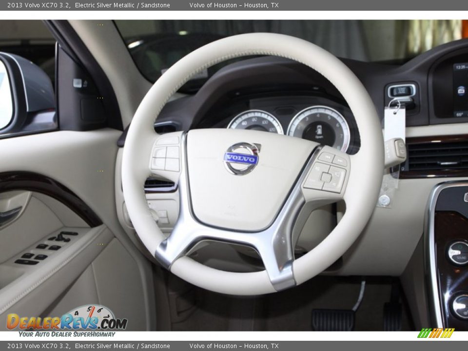 2013 Volvo XC70 3.2 Steering Wheel Photo #19
