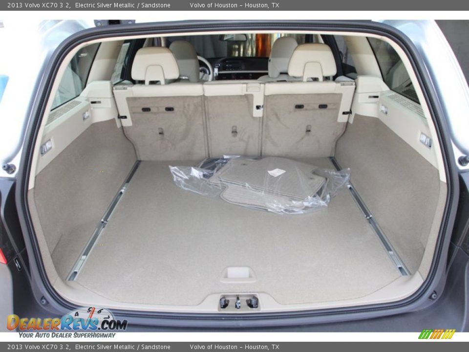 2013 Volvo XC70 3.2 Trunk Photo #24
