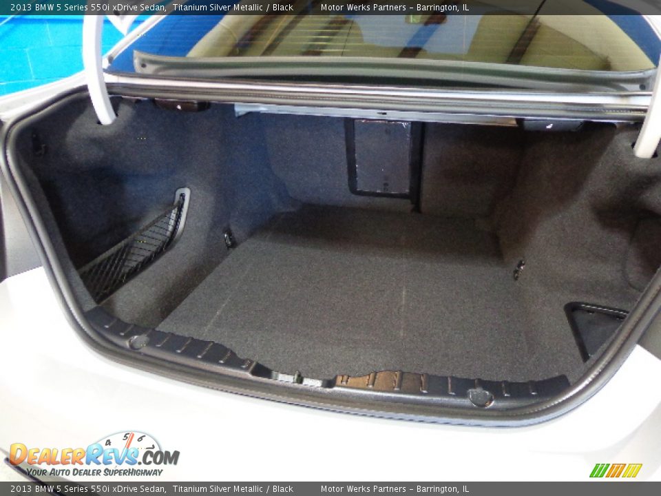 2013 BMW 5 Series 550i xDrive Sedan Trunk Photo #24