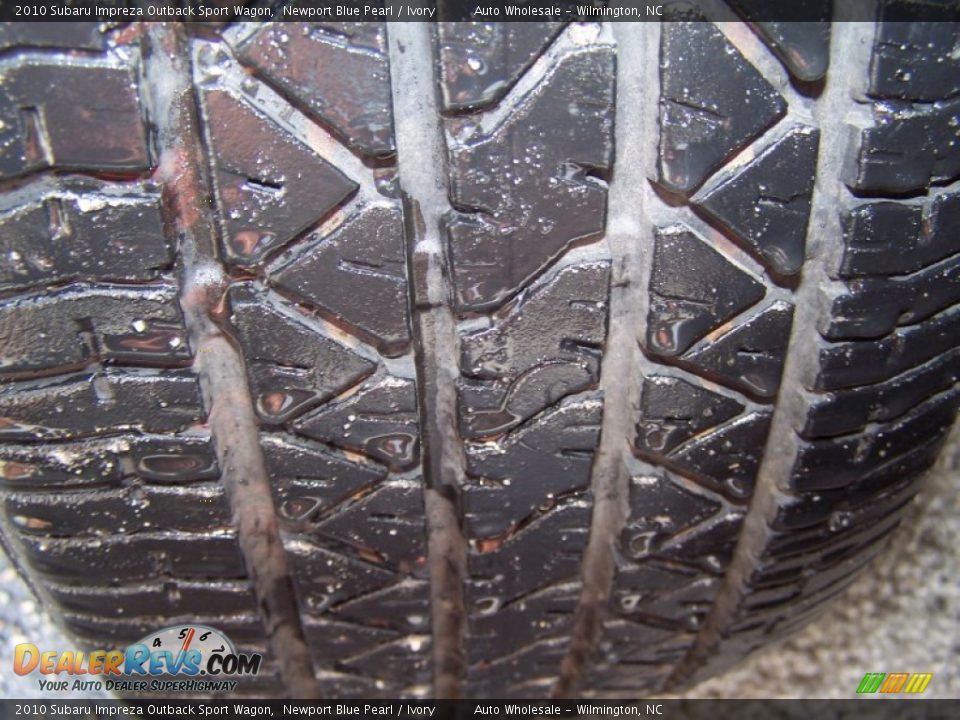 2010 Subaru Impreza Outback Sport Wagon Newport Blue Pearl / Ivory Photo #11