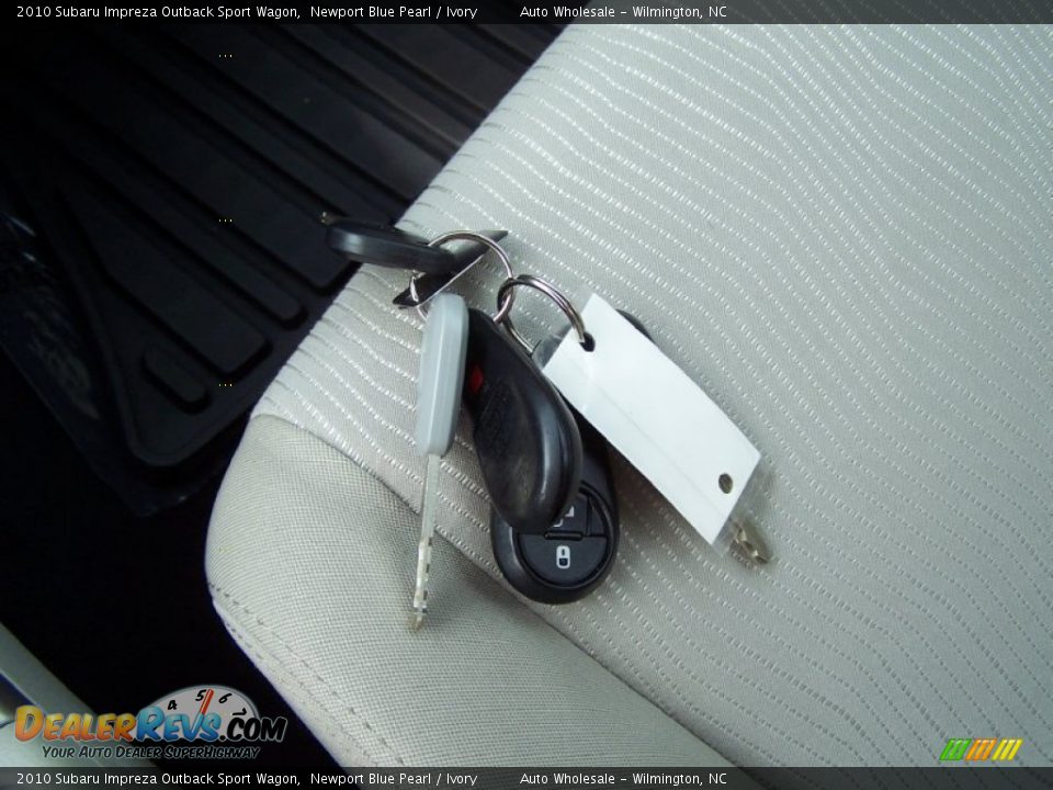 2010 Subaru Impreza Outback Sport Wagon Newport Blue Pearl / Ivory Photo #25