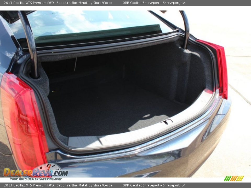 2013 Cadillac XTS Premium FWD Sapphire Blue Metallic / Shale/Cocoa Photo #24